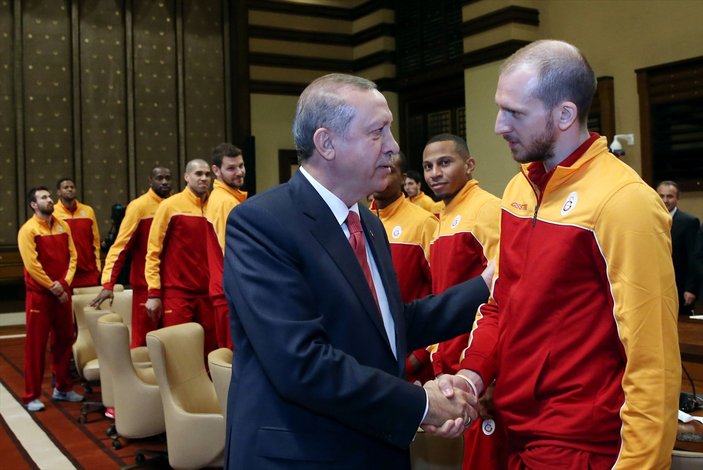 Galatasaraylı basketçilerden Erdoğan'a ziyaret