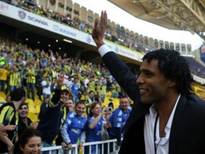 Pierre van Hooijdonk'tan Fenerbahçe'ye eleştiri