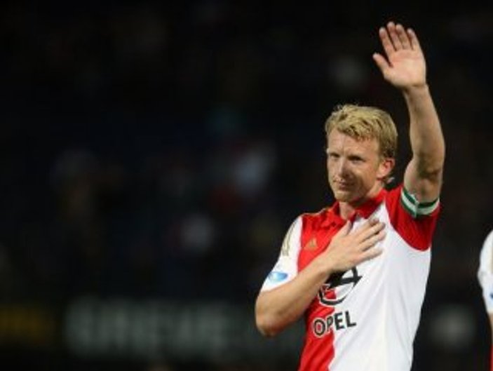 Feyenoord Kuyt'ın sözleşmesini uzattı