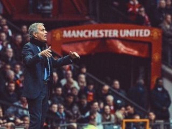 Mourinho Manchester United'in başına geçti
