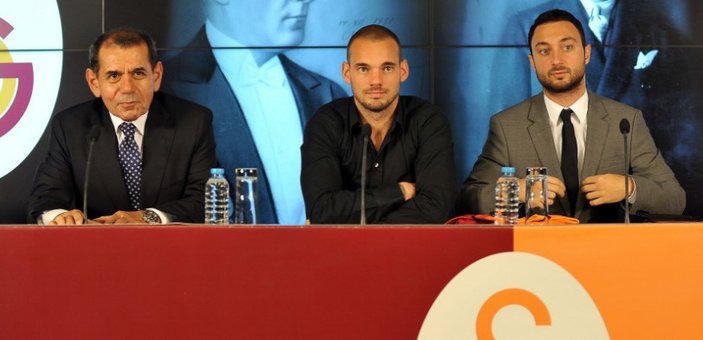 Sneijder: Personelin parasını biz veriyoruz