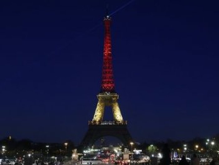 EURO 2016'da Eyfel Kulesi renkten renge girecek
