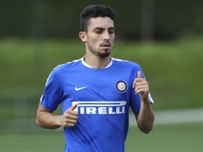 Alex Telles Galatasaray'dan ayrılmaya karar verdi