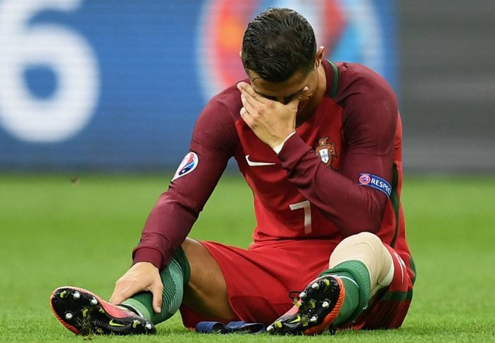 Ronaldo 4 ay sahalardan uzak kalabilir