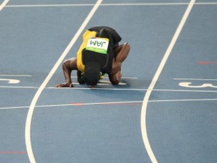 Usain Bolt 9. altın madalyasını kazandı - İZLE