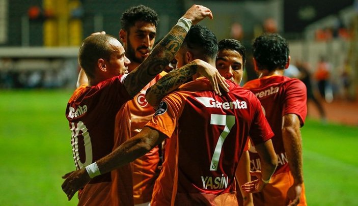 Galatasaray Akhisar'ı 3 golle geçti