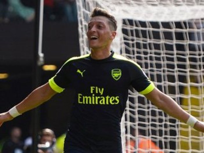 Mesut attı Arsenal kazandı