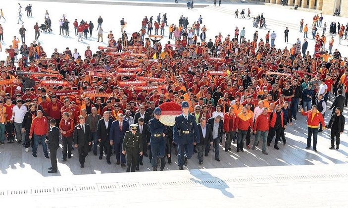 Galatasaraylılar Anıtkabir'i ziyaret etti