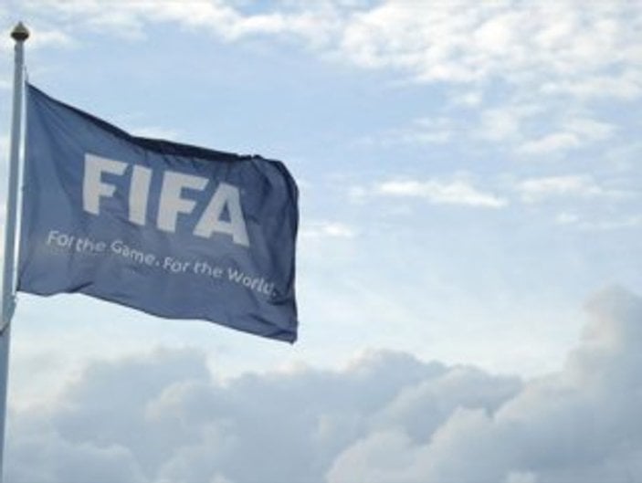 FIFA İspanyol futboluna para cezası verdi
