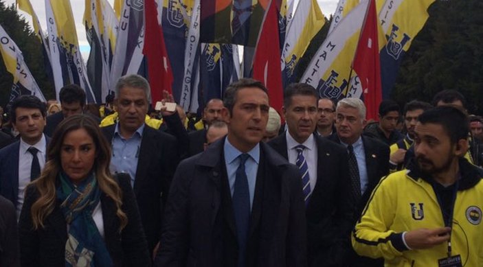 Ali Koç Fenerbahçelilerle Anıtkabir'e gitti