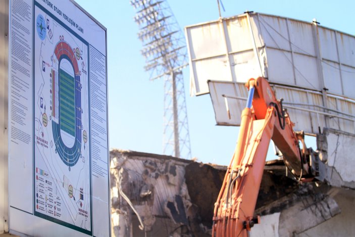 Bursaspor'un stadı yıkılıyor