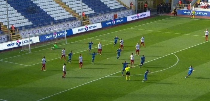 Kasımpaşa-Karabükspor maçında kural hatası yapıldı