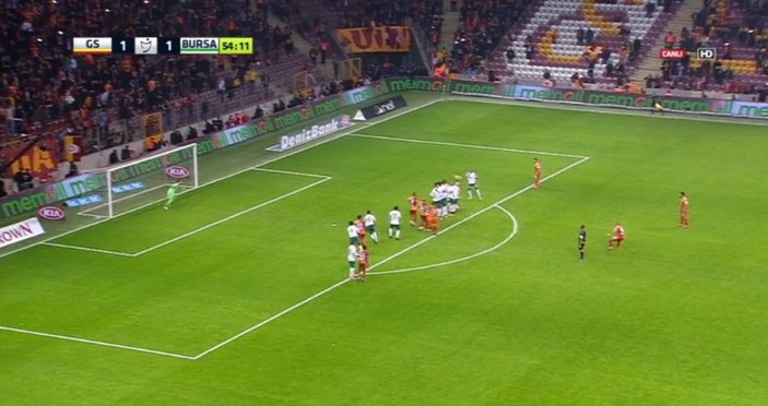 Wesley Sneijder gol orucunu bozdu