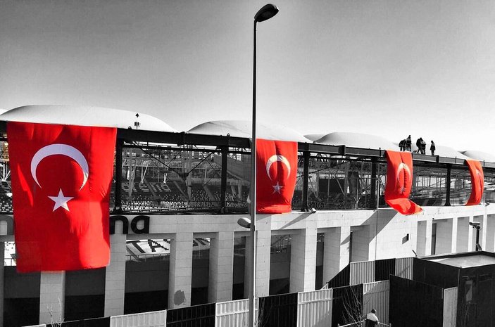 Saldırıdan bir gün sonra Beşiktaş Stadı