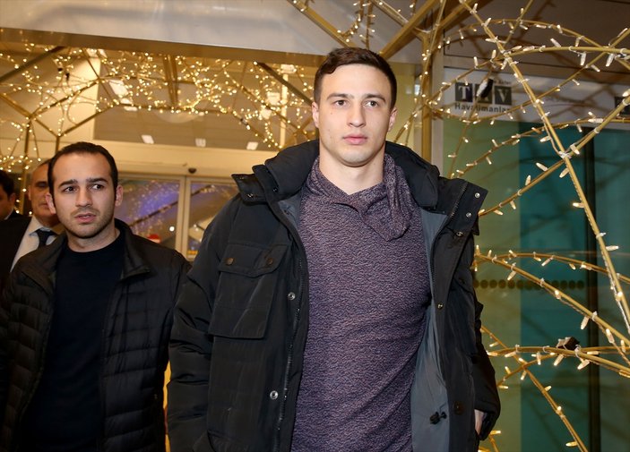 Beşiktaş'ın yeni transferi Mitrovic İstanbul'a geldi