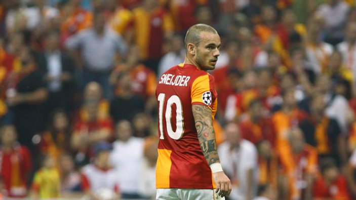 Sneijder'den yönetime: 15 milyon Euro'ya giderim