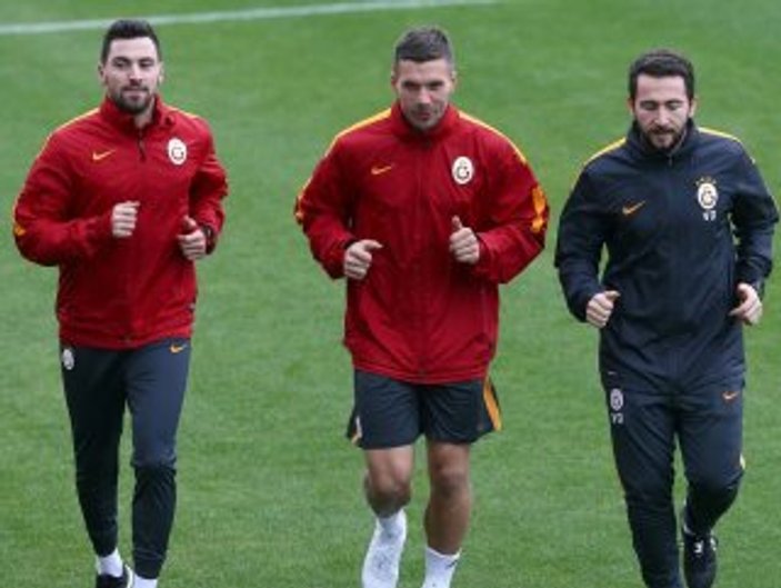 Podolski takımla çalıştı