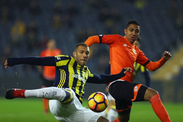 Fenerbahçe Adanaspor'la berabere kaldı
