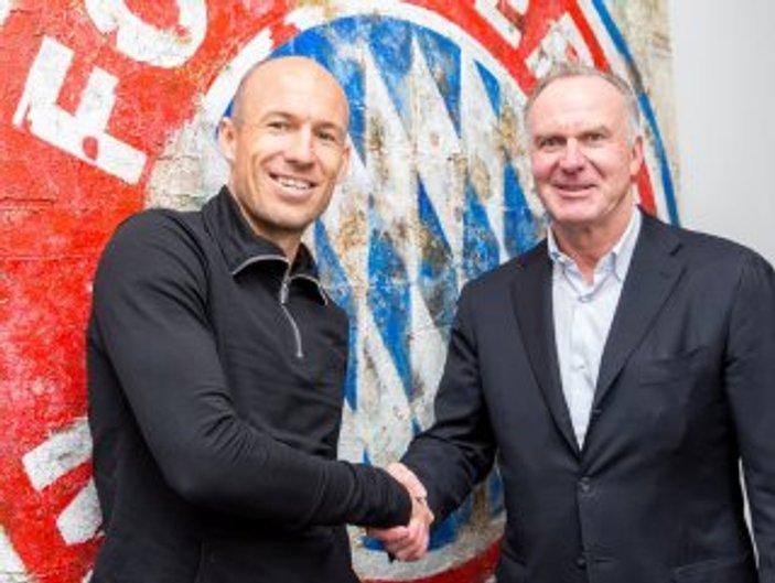 Robben 1 yıl daha Bayern Münih'te