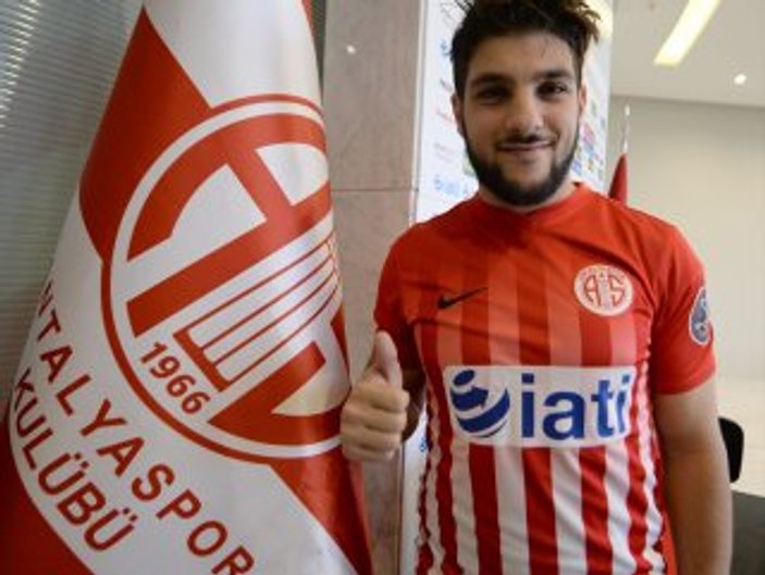 Antalyaspor El Kabir'i kadrosuna kattı