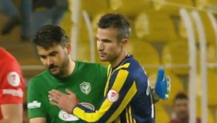 Van Persie kaleciden özür diledi