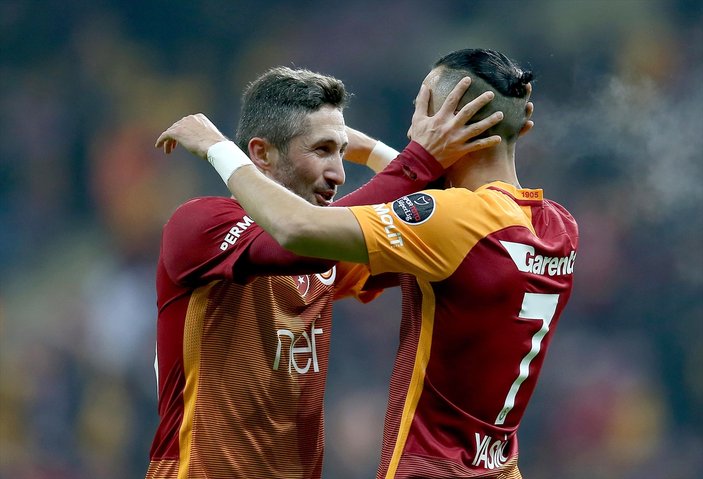 Galatasaray Akhisar'a 6 attı