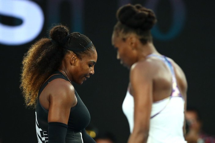 Serena Williams kardeşi Venus'ü yenerek şampiyon oldu