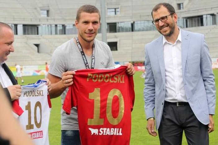 Podolski'den transfer açıklaması