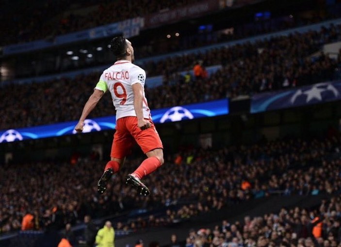 Falcao'nun Manchester City'ye attığı muhteşem gol - İZLE