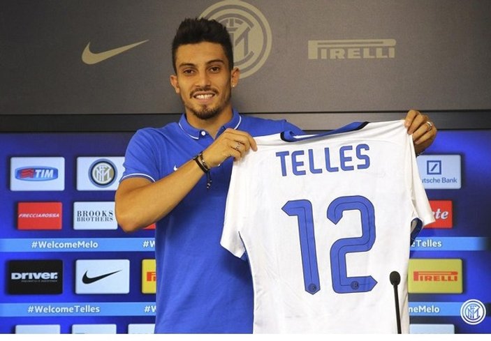 Real Madrid Alex Telles'in peşinde