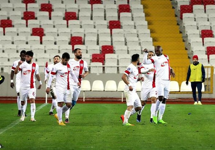 Gol sonrası Nusret sevincine Türkiye'de kart çıktı