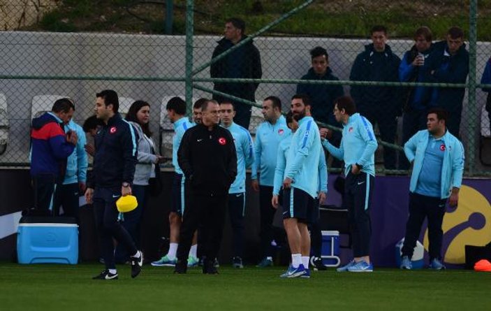 A Milli Futbol Takımı Antalya'da top başı yaptı