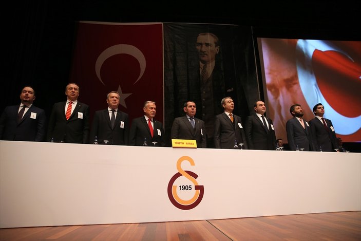 Hakan Şükür ve Arif Erdem Galatasaray'dan ihraç edildi
