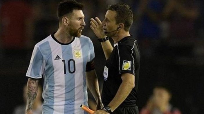 Messi: Hakemin annesine değil havaya küfrettim