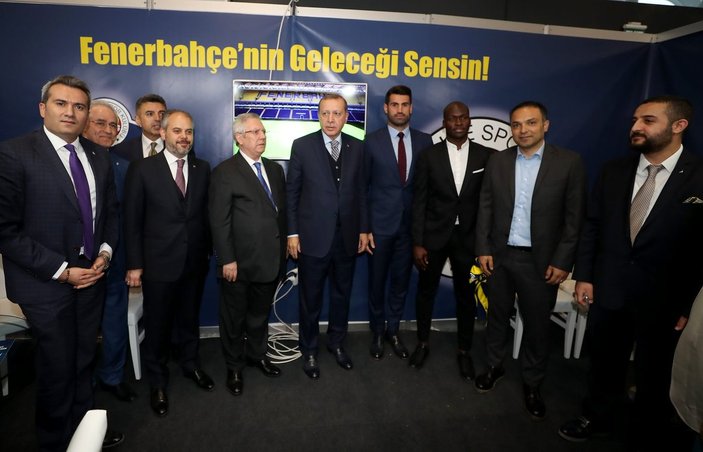 Cumhurbaşkanı Erdoğan'dan Fenerbahçe'nin standına ziyaret