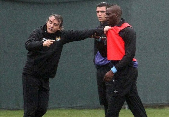 Fenerbahçe yönetimi Balotelli'nin menajeriyle görüştü