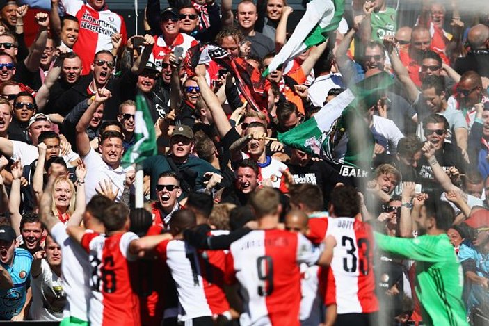 Feyenoord 18 yıl sonra şampiyon oldu