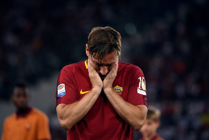 Totti gözyaşları içinde Roma'ya veda etti