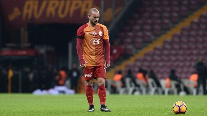 Nice Sneijder için ısrarcı