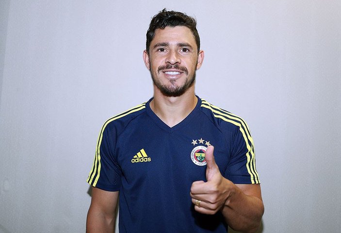 Giuliano resmen Fenerbahçe'de