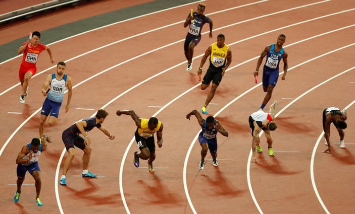 Usain Bolt son yarışında sakatlandı