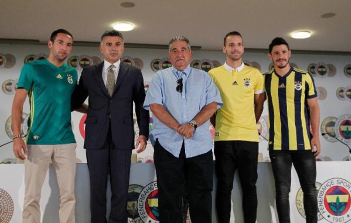 Fenerbahçe'nin yeni transferleri imzaladı