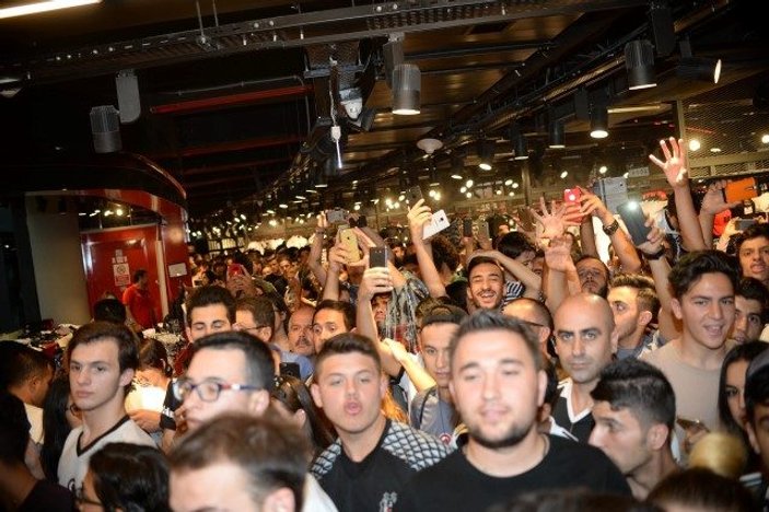 Beşiktaş'ta Pepe izdihamı