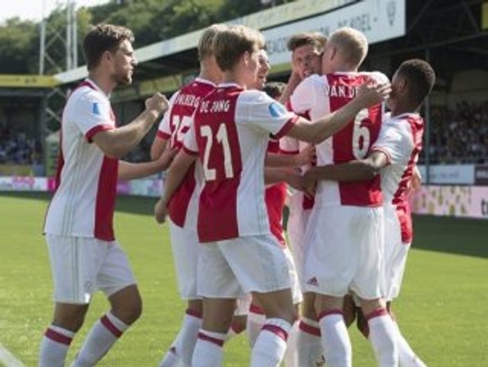 Ajax deplasmanda rahat kazandı