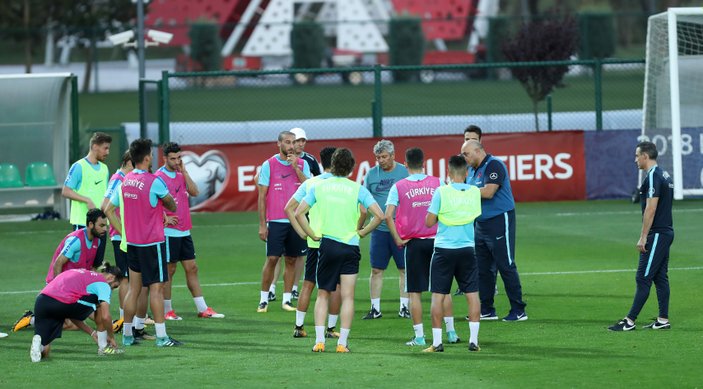 Lucescu Ukrayna maçı 11'ini belirledi