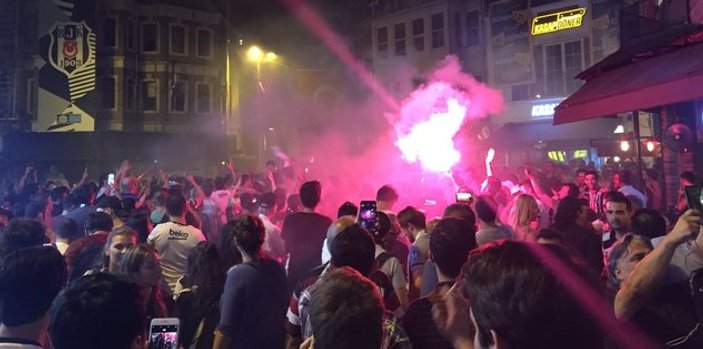 Beşiktaş'ta Porto galibiyeti kutlandı