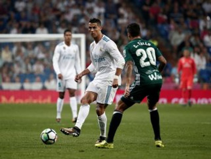 Ronaldo da Madrid'i kurtaramadı Katalanlar farkı açtı