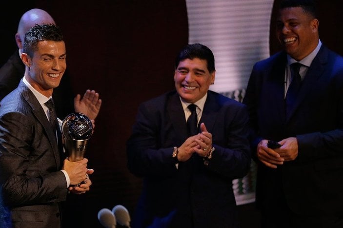 Maradona: Ronaldo'ya vermek ruhumu yaraladı