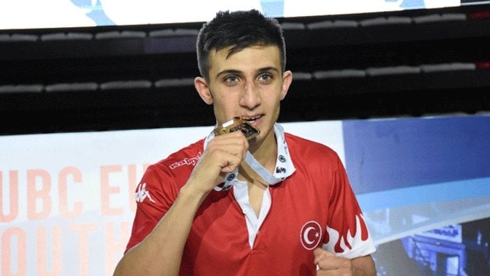 Genç boksör Tuğrulhan Erdemir Avrupa Şampiyonu
