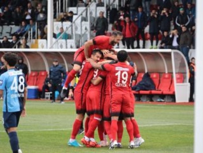 Ümraniyespor liderliği sevdi